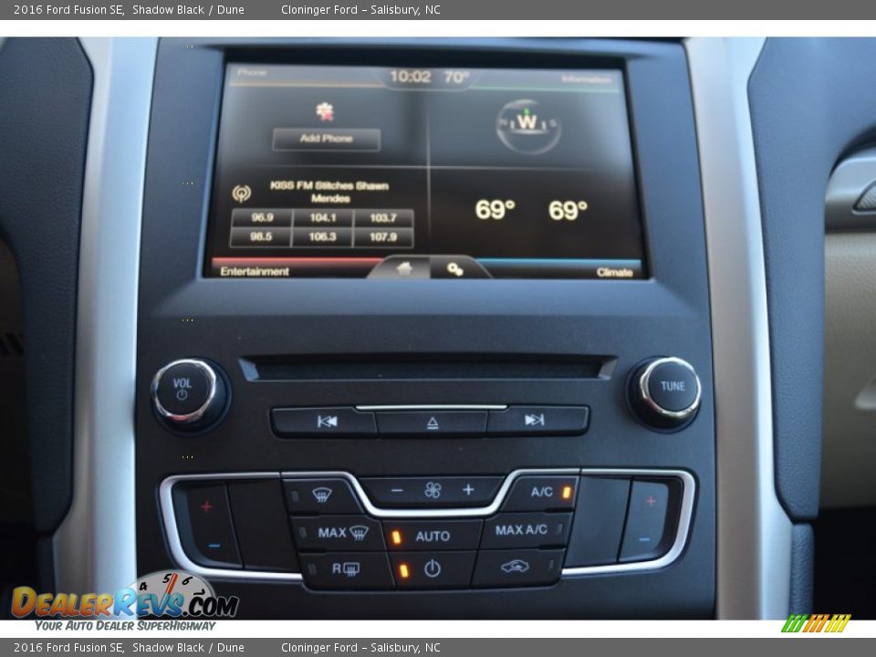 2016 Ford Fusion SE Shadow Black / Dune Photo #12
