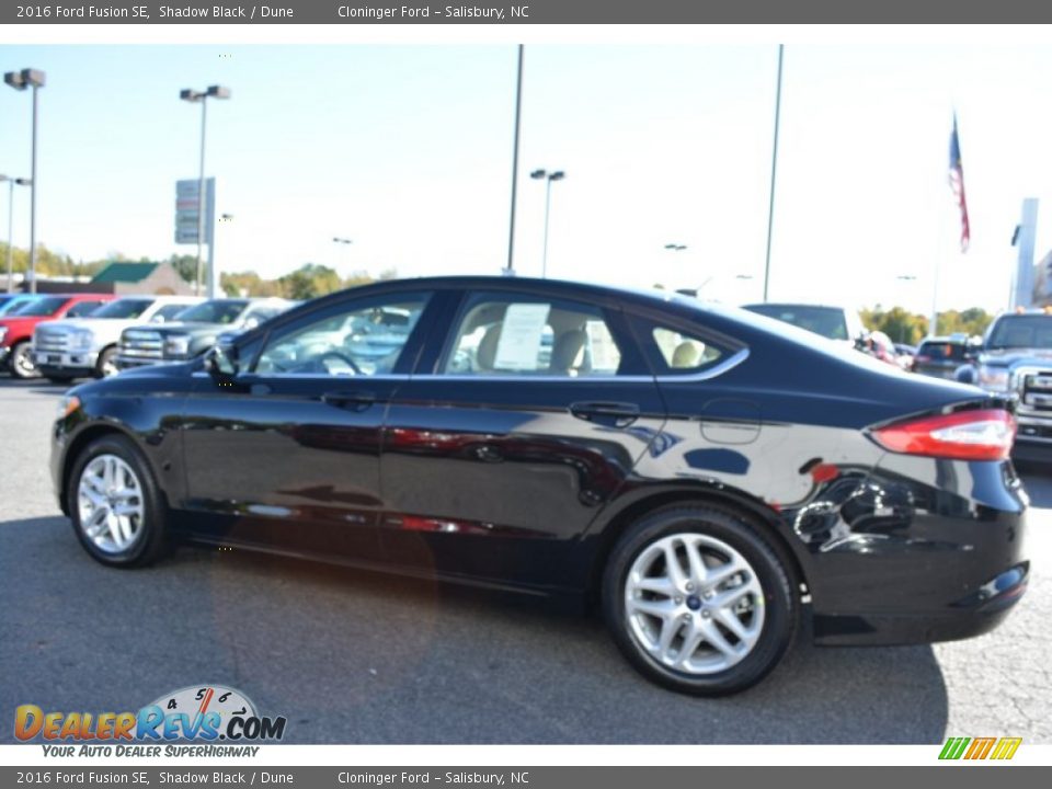 2016 Ford Fusion SE Shadow Black / Dune Photo #22