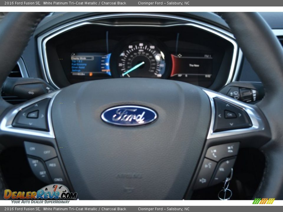 2016 Ford Fusion SE White Platinum Tri-Coat Metallic / Charcoal Black Photo #20