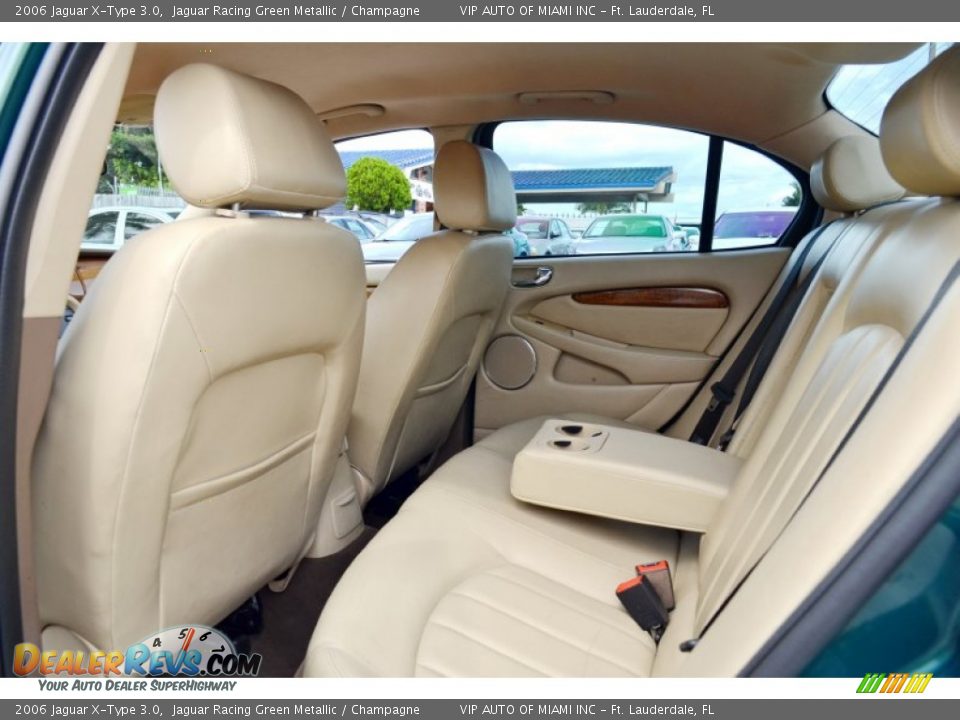 Rear Seat of 2006 Jaguar X-Type 3.0 Photo #17