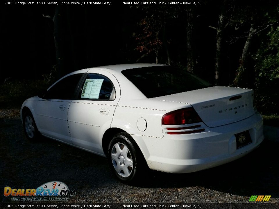 2005 Dodge Stratus SXT Sedan Stone White / Dark Slate Gray Photo #6