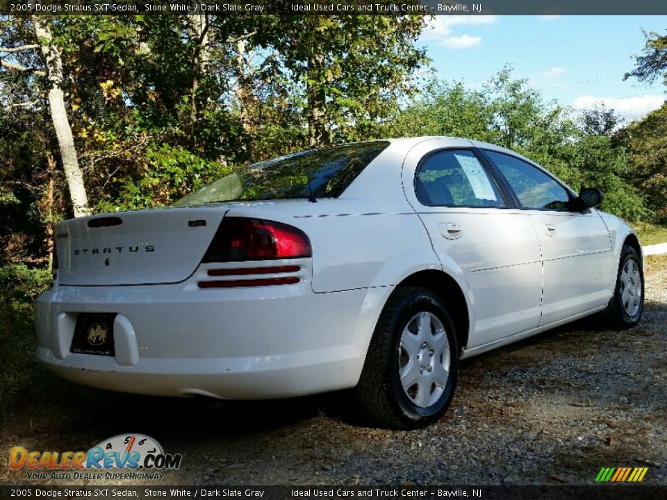 2005 Dodge Stratus SXT Sedan Stone White / Dark Slate Gray Photo #7