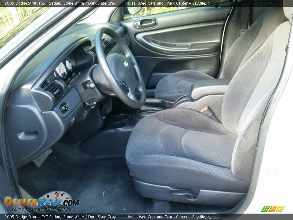 2005 Dodge Stratus SXT Sedan Stone White / Dark Slate Gray Photo #16