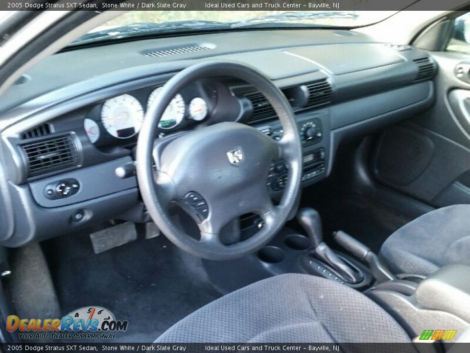2005 Dodge Stratus SXT Sedan Stone White / Dark Slate Gray Photo #20