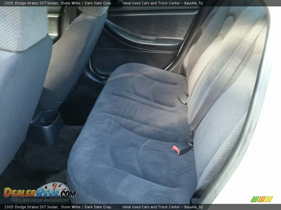 2005 Dodge Stratus SXT Sedan Stone White / Dark Slate Gray Photo #23