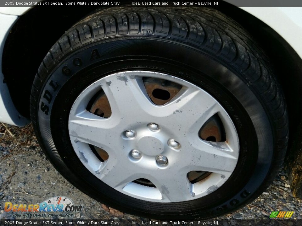 2005 Dodge Stratus SXT Sedan Stone White / Dark Slate Gray Photo #24