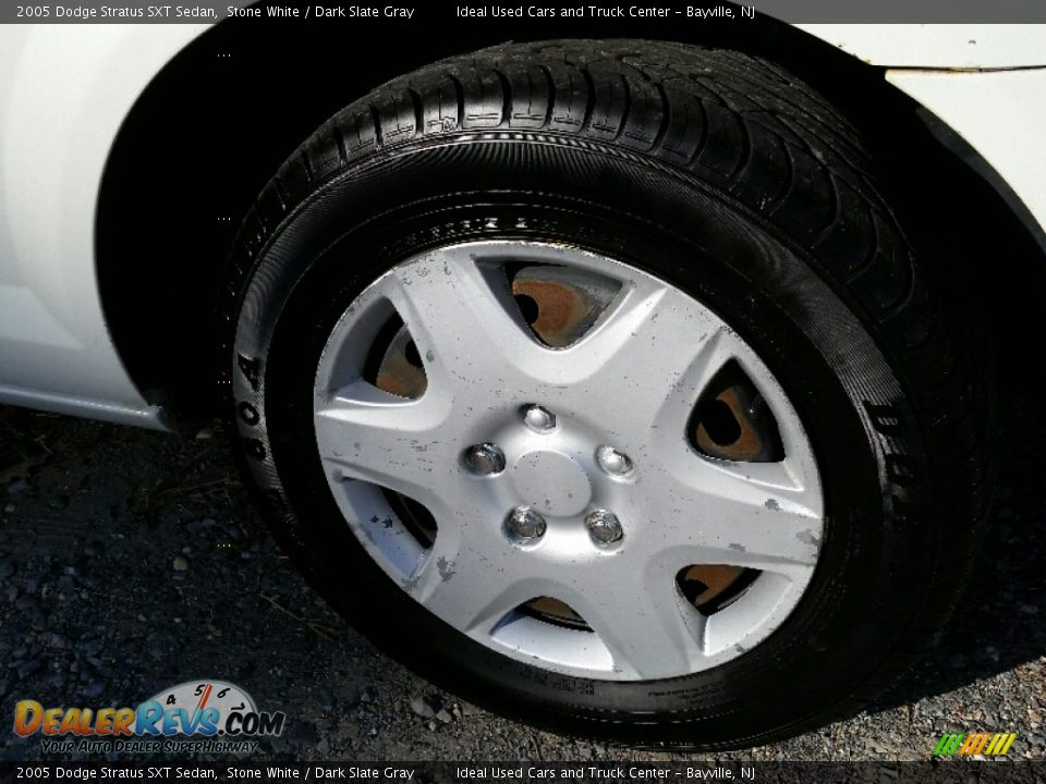 2005 Dodge Stratus SXT Sedan Stone White / Dark Slate Gray Photo #25