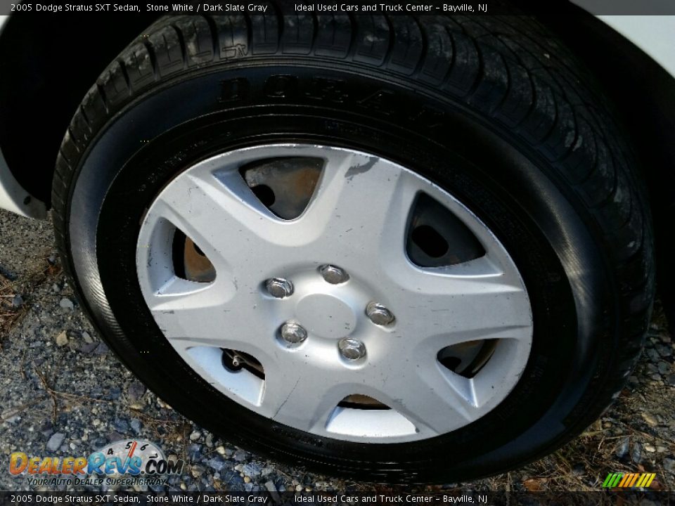 2005 Dodge Stratus SXT Sedan Stone White / Dark Slate Gray Photo #26