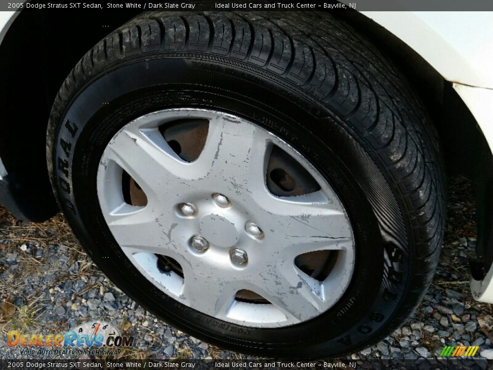2005 Dodge Stratus SXT Sedan Stone White / Dark Slate Gray Photo #27