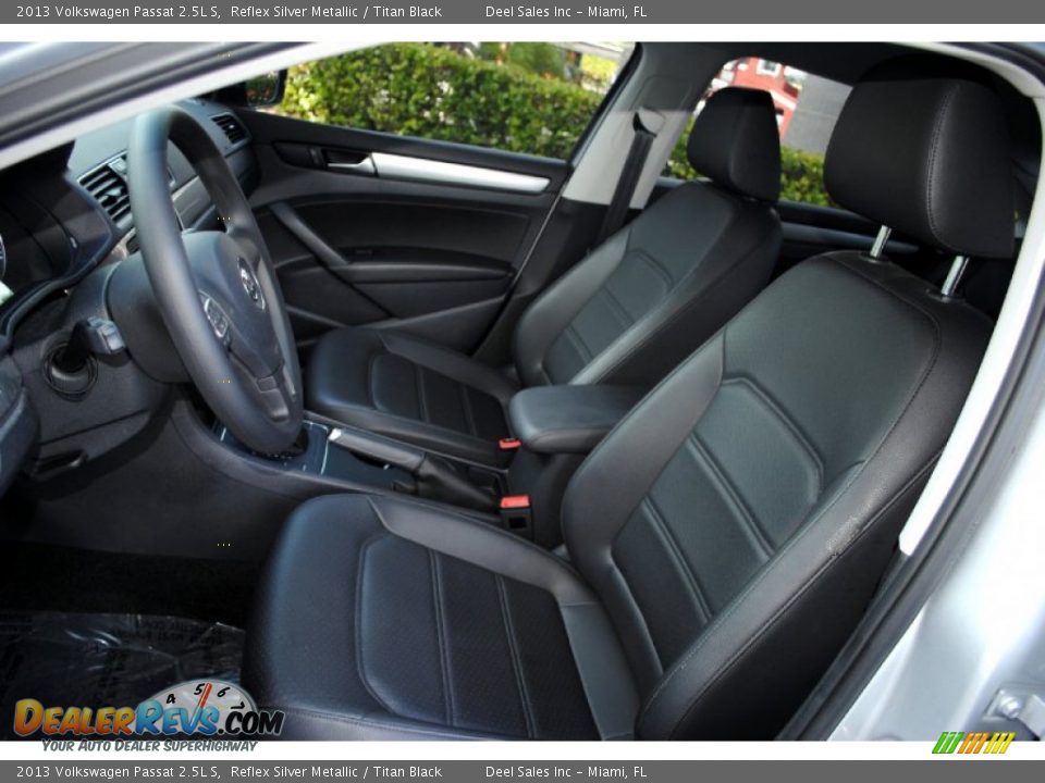2013 Volkswagen Passat 2.5L S Reflex Silver Metallic / Titan Black Photo #15