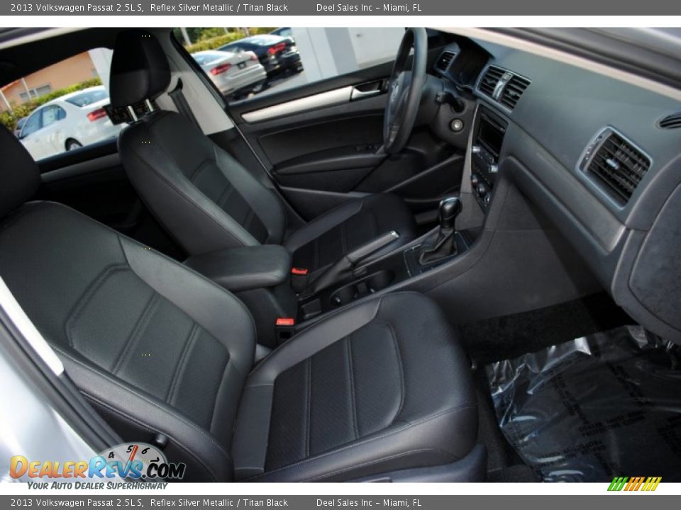 2013 Volkswagen Passat 2.5L S Reflex Silver Metallic / Titan Black Photo #18