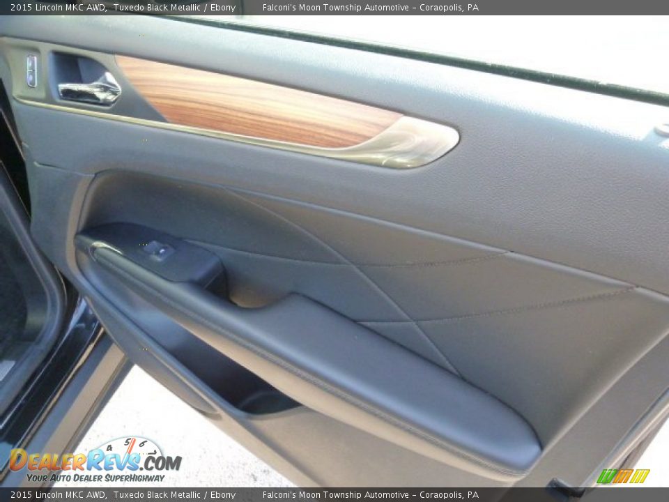 Door Panel of 2015 Lincoln MKC AWD Photo #11