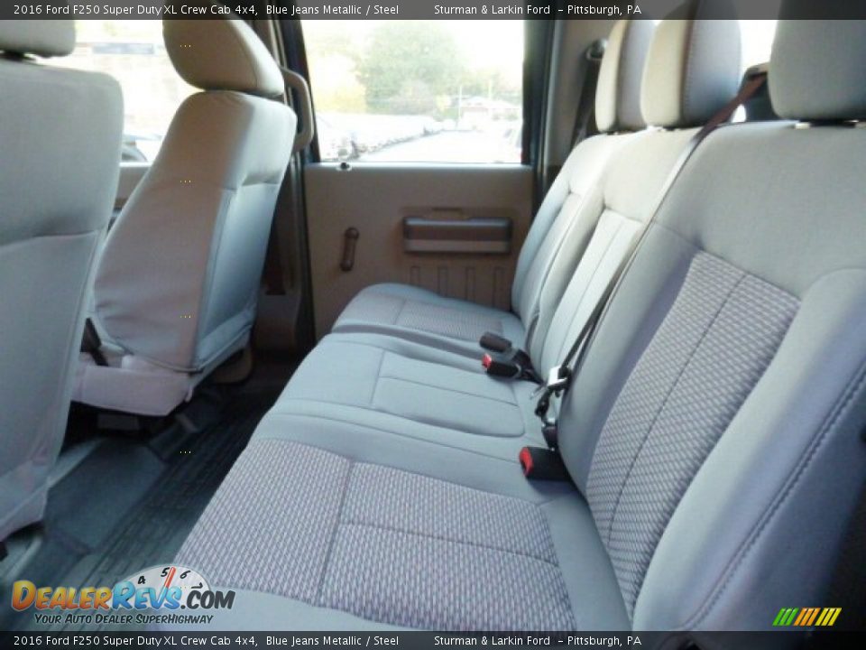 Rear Seat of 2016 Ford F250 Super Duty XL Crew Cab 4x4 Photo #9