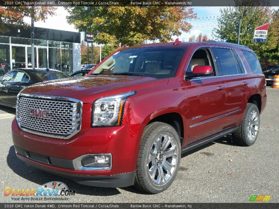 Front 3/4 View of 2016 GMC Yukon Denali 4WD Photo #1