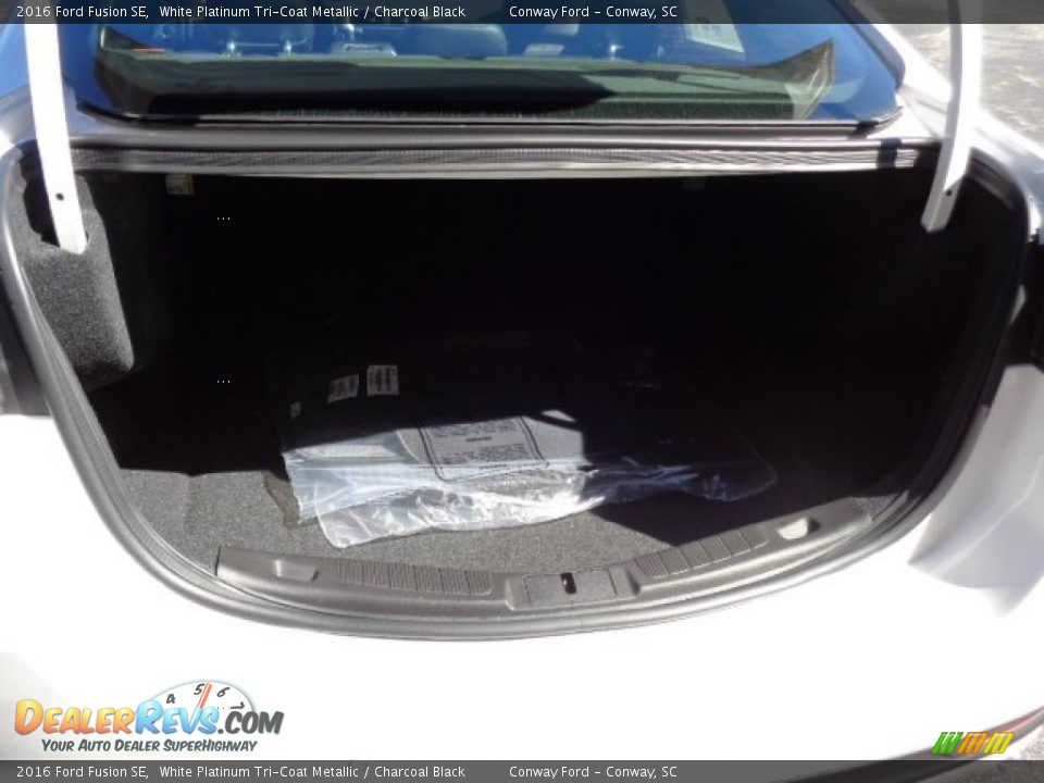2016 Ford Fusion SE White Platinum Tri-Coat Metallic / Charcoal Black Photo #7