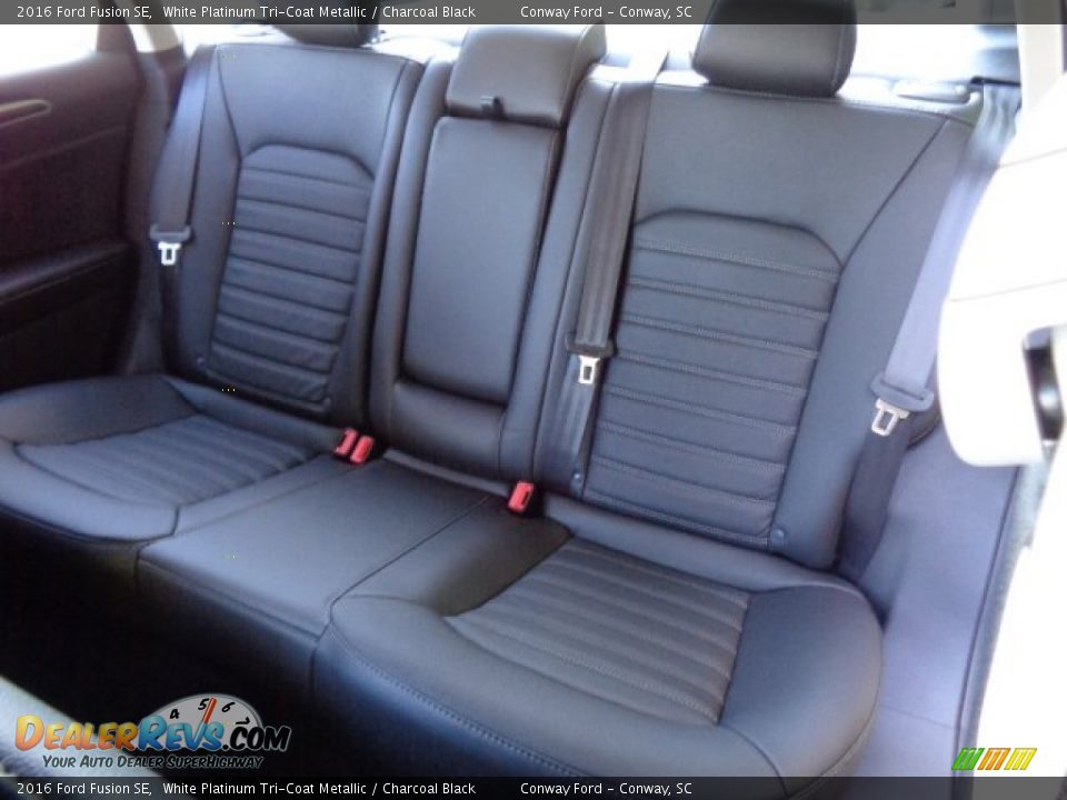 2016 Ford Fusion SE White Platinum Tri-Coat Metallic / Charcoal Black Photo #15