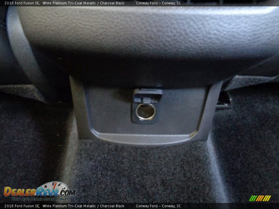 2016 Ford Fusion SE White Platinum Tri-Coat Metallic / Charcoal Black Photo #19
