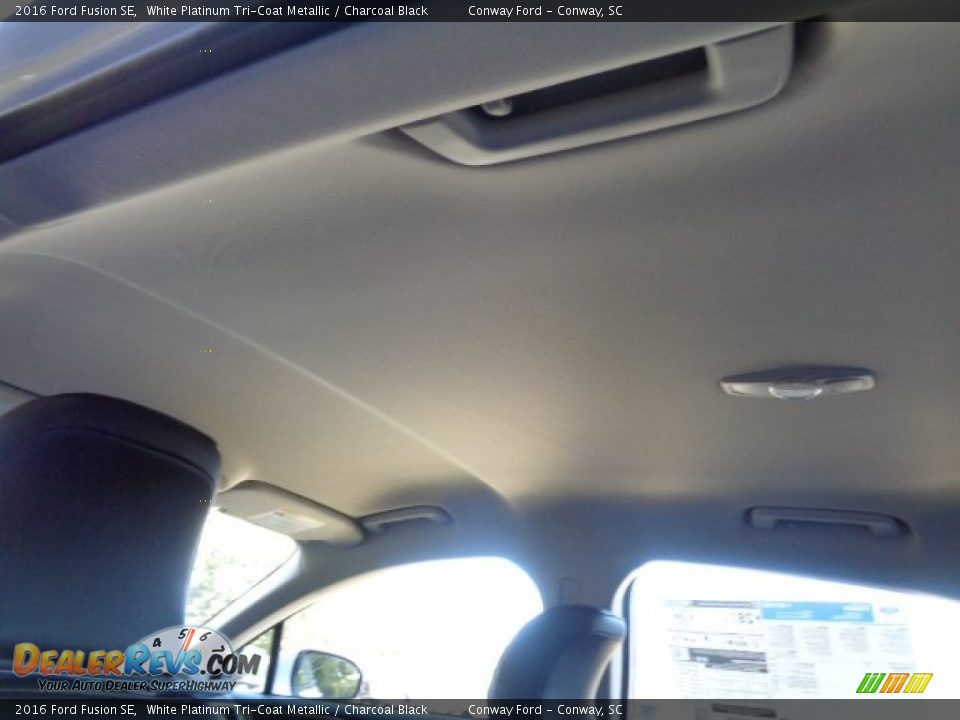 2016 Ford Fusion SE White Platinum Tri-Coat Metallic / Charcoal Black Photo #21