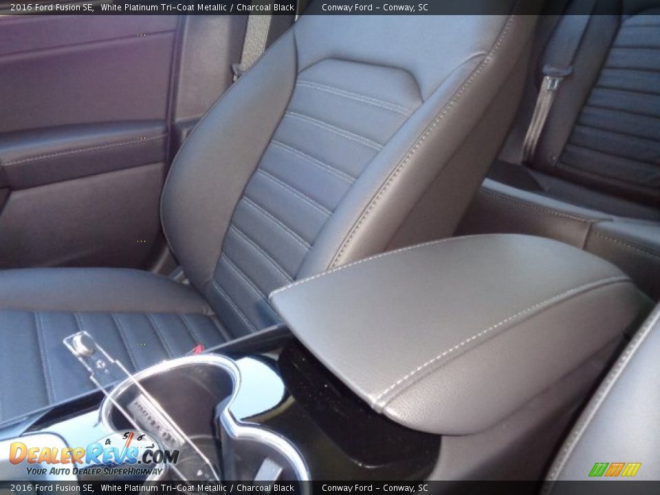 2016 Ford Fusion SE White Platinum Tri-Coat Metallic / Charcoal Black Photo #27