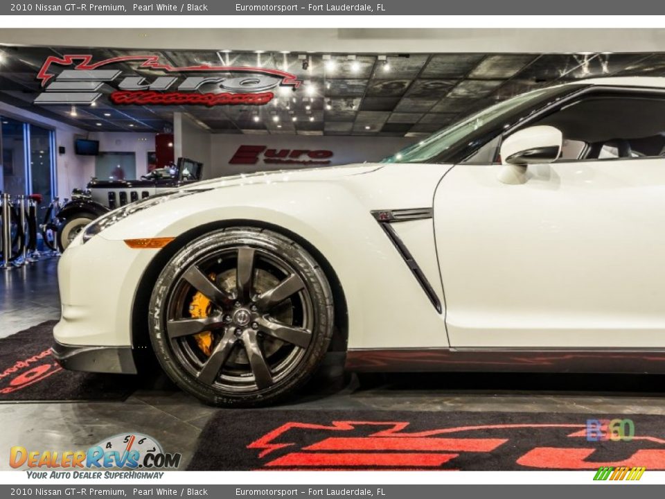 2010 Nissan GT-R Premium Pearl White / Black Photo #20