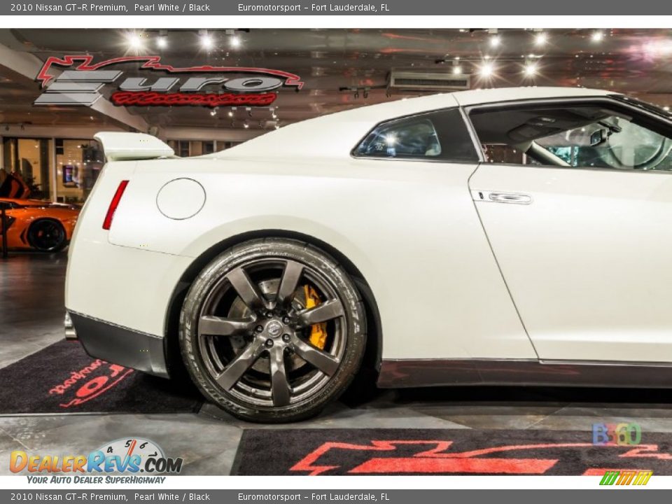 2010 Nissan GT-R Premium Pearl White / Black Photo #22