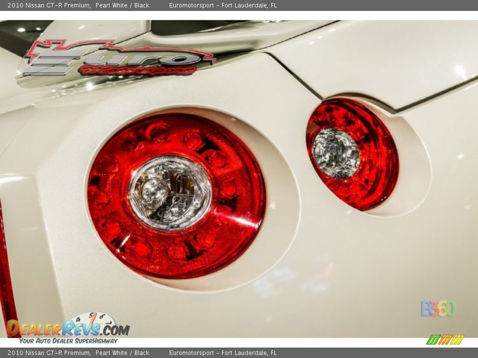 2010 Nissan GT-R Premium Pearl White / Black Photo #25