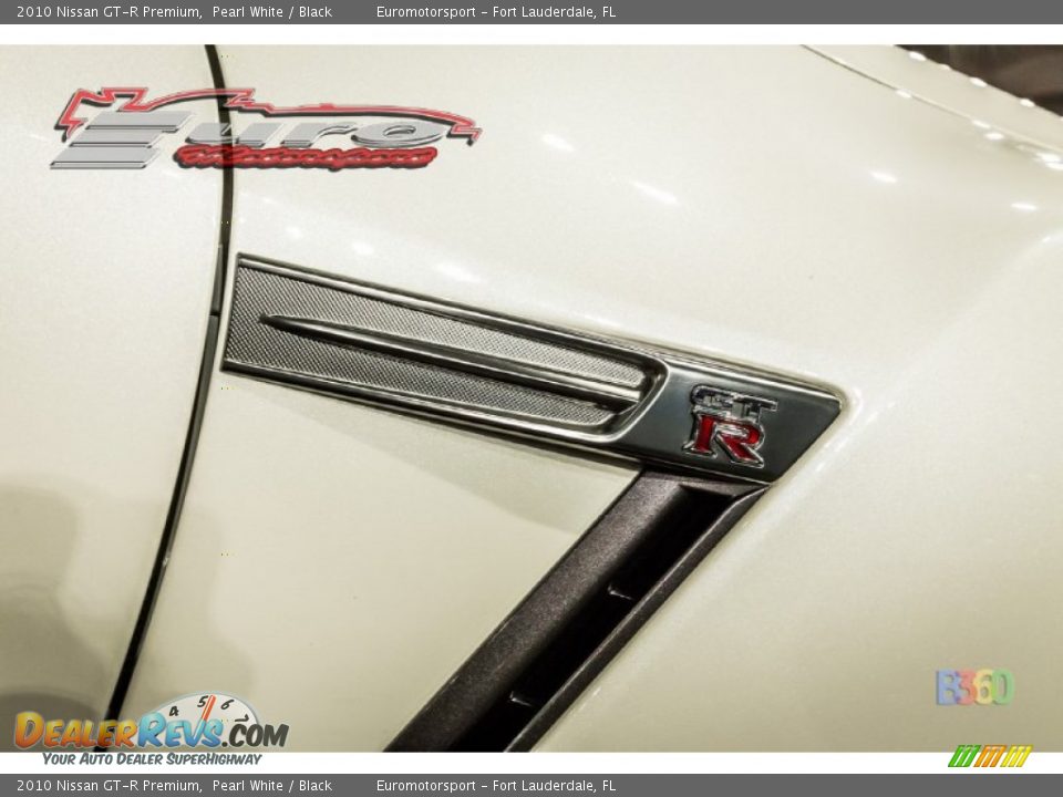 2010 Nissan GT-R Premium Pearl White / Black Photo #28