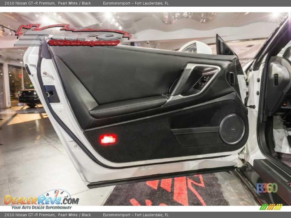 2010 Nissan GT-R Premium Pearl White / Black Photo #35