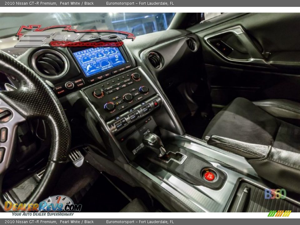 2010 Nissan GT-R Premium Pearl White / Black Photo #38