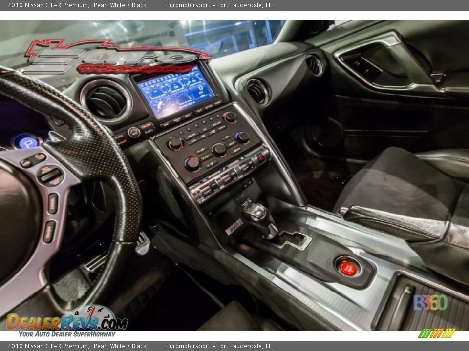 2010 Nissan GT-R Premium Pearl White / Black Photo #39