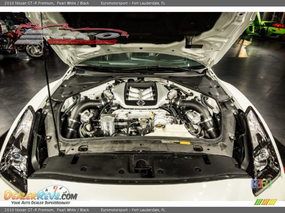 2010 Nissan GT-R Premium Pearl White / Black Photo #47