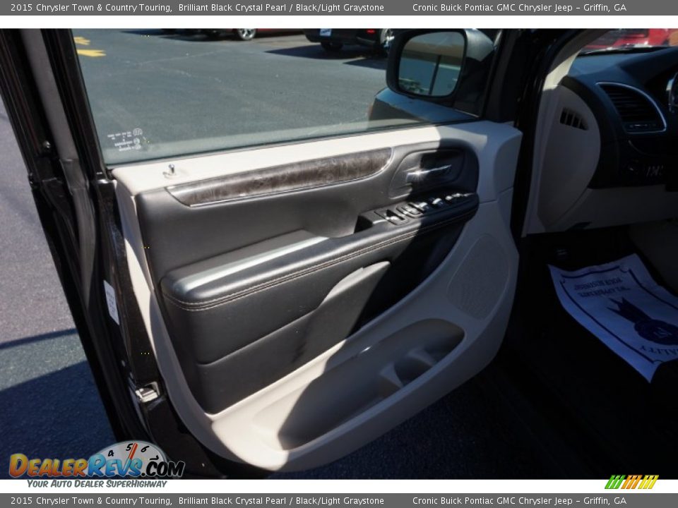 2015 Chrysler Town & Country Touring Brilliant Black Crystal Pearl / Black/Light Graystone Photo #11