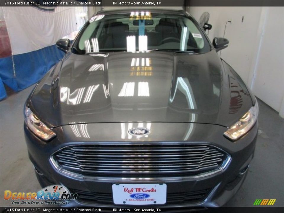 2016 Ford Fusion SE Magnetic Metallic / Charcoal Black Photo #2