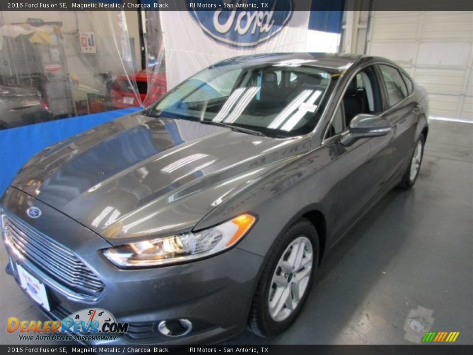 2016 Ford Fusion SE Magnetic Metallic / Charcoal Black Photo #3