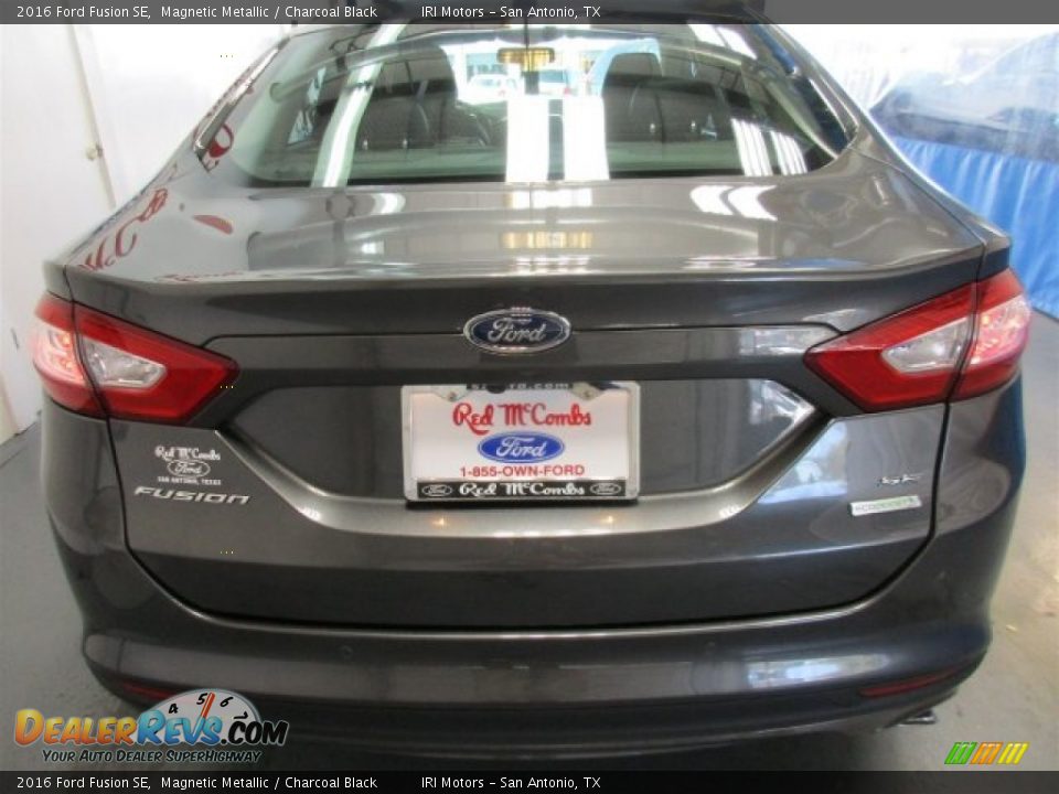 2016 Ford Fusion SE Magnetic Metallic / Charcoal Black Photo #5
