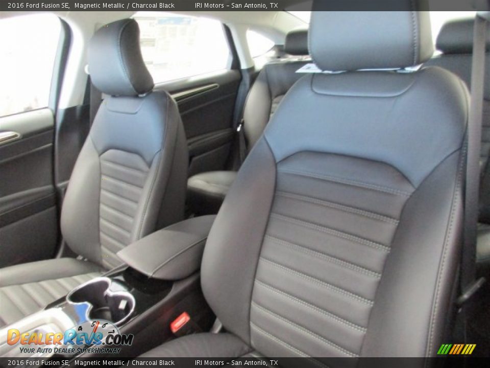 2016 Ford Fusion SE Magnetic Metallic / Charcoal Black Photo #9