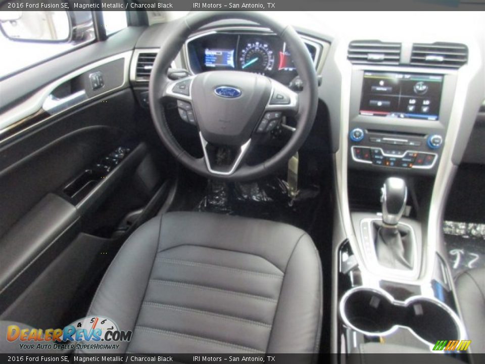 2016 Ford Fusion SE Magnetic Metallic / Charcoal Black Photo #11