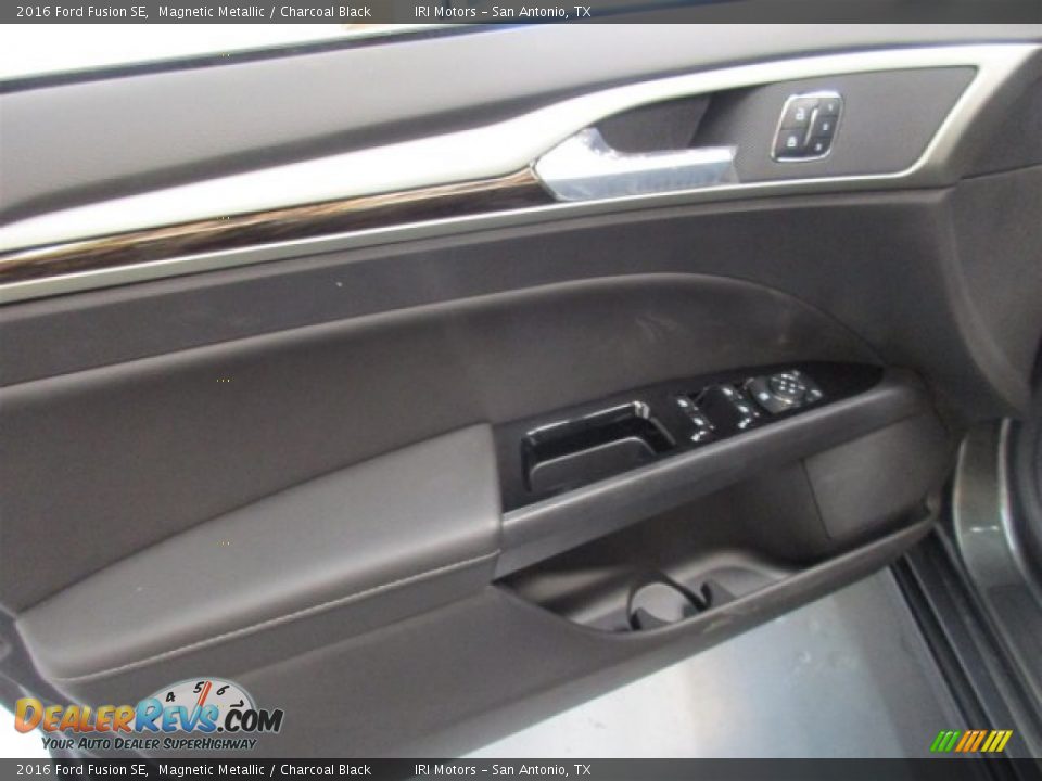 2016 Ford Fusion SE Magnetic Metallic / Charcoal Black Photo #14