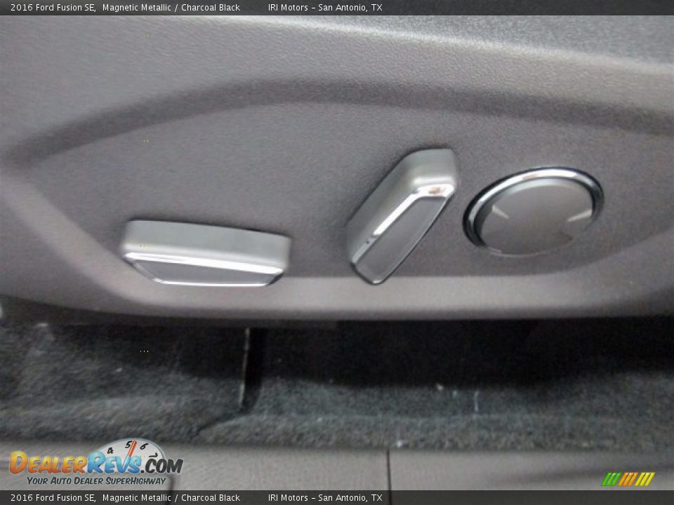 2016 Ford Fusion SE Magnetic Metallic / Charcoal Black Photo #15