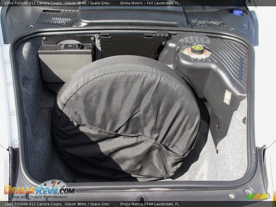 1999 Porsche 911 Carrera Coupe Trunk Photo #32