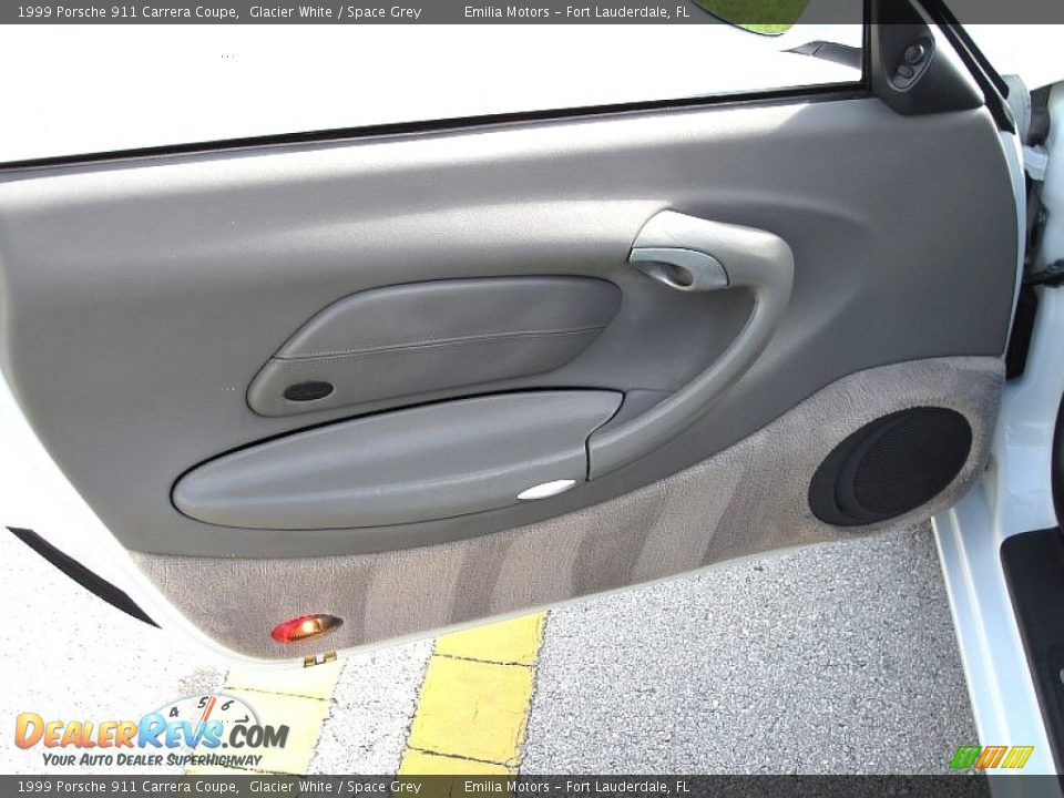Door Panel of 1999 Porsche 911 Carrera Coupe Photo #34