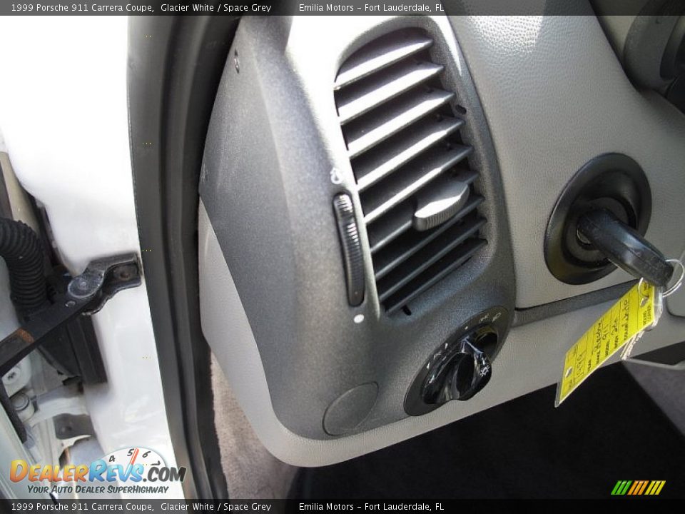 1999 Porsche 911 Carrera Coupe Glacier White / Space Grey Photo #41