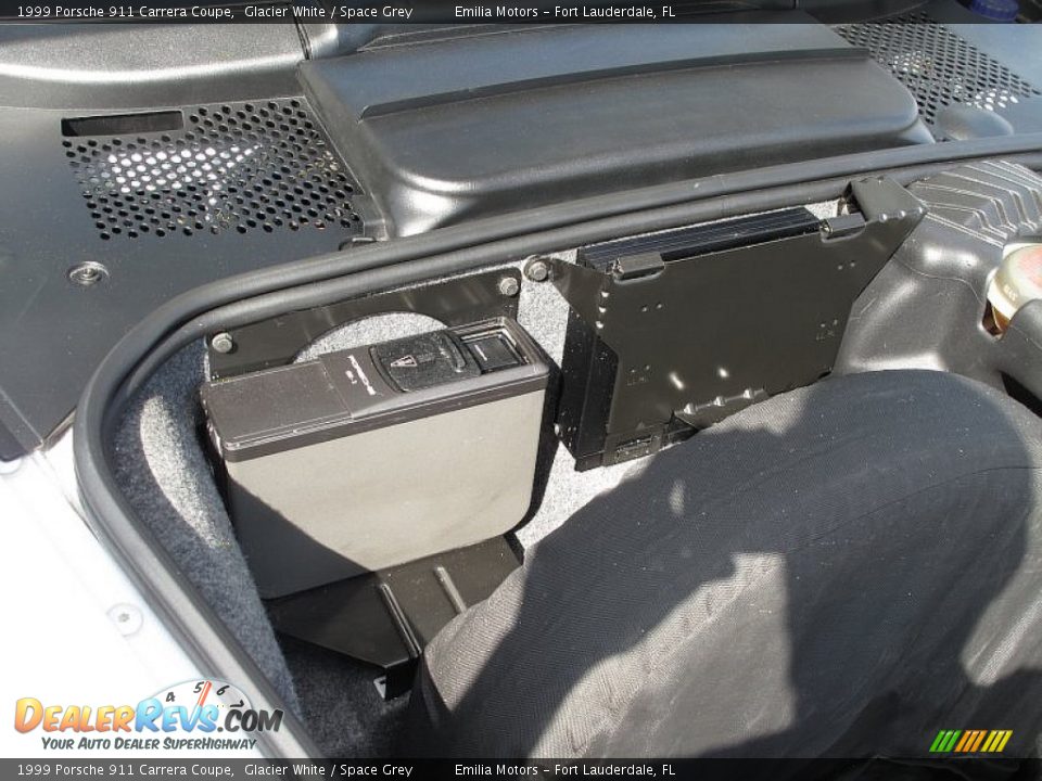 1999 Porsche 911 Carrera Coupe Glacier White / Space Grey Photo #59