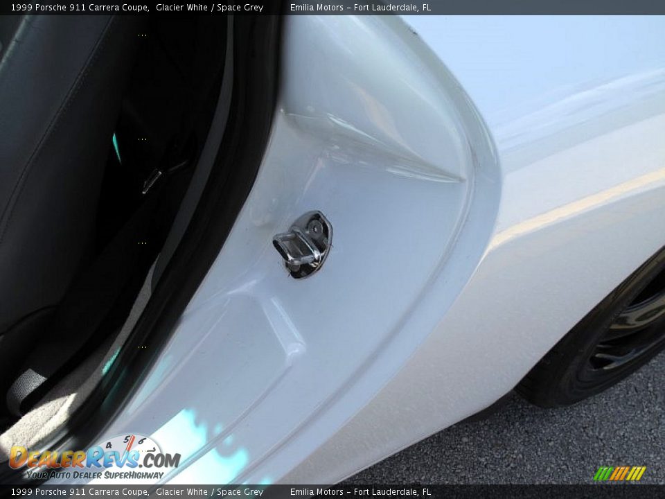 1999 Porsche 911 Carrera Coupe Glacier White / Space Grey Photo #64