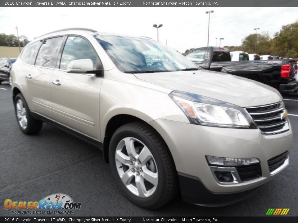 2016 Chevrolet Traverse LT AWD Champagne Silver Metallic / Ebony Photo #3
