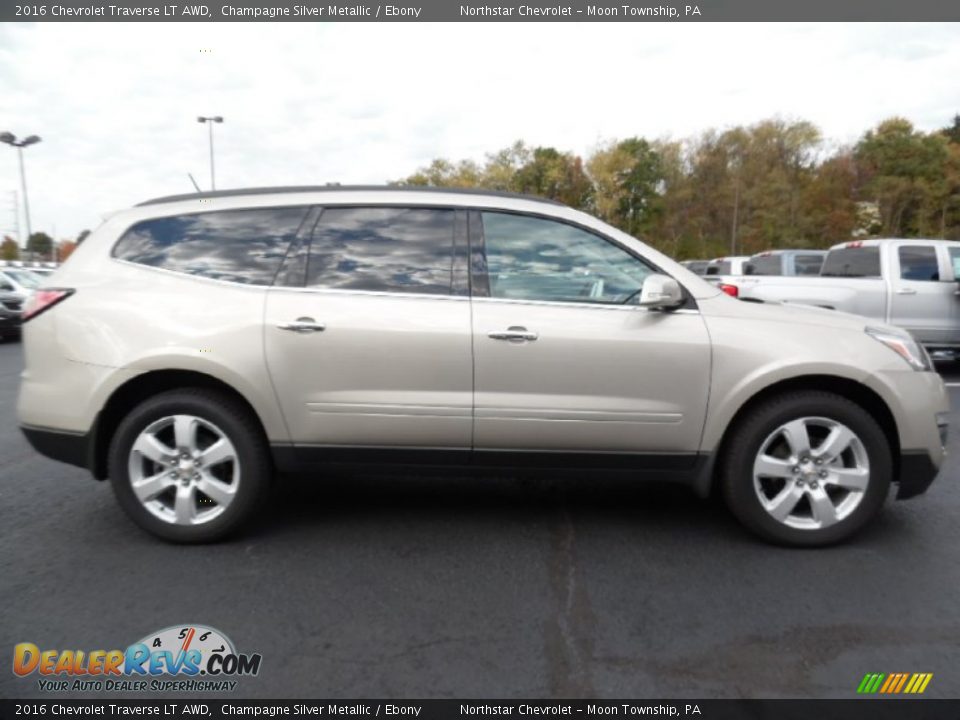 2016 Chevrolet Traverse LT AWD Champagne Silver Metallic / Ebony Photo #4