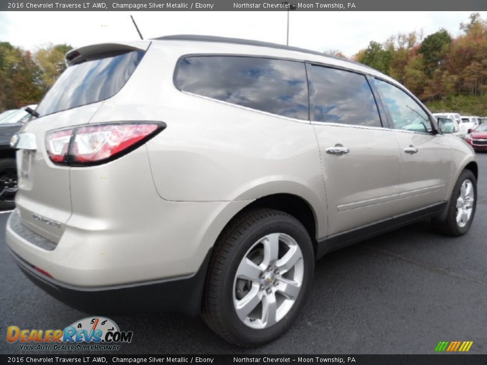 2016 Chevrolet Traverse LT AWD Champagne Silver Metallic / Ebony Photo #5