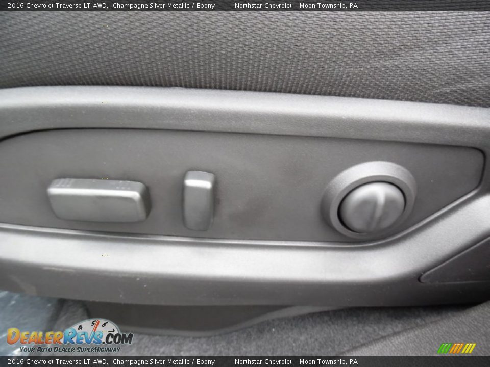 2016 Chevrolet Traverse LT AWD Champagne Silver Metallic / Ebony Photo #16