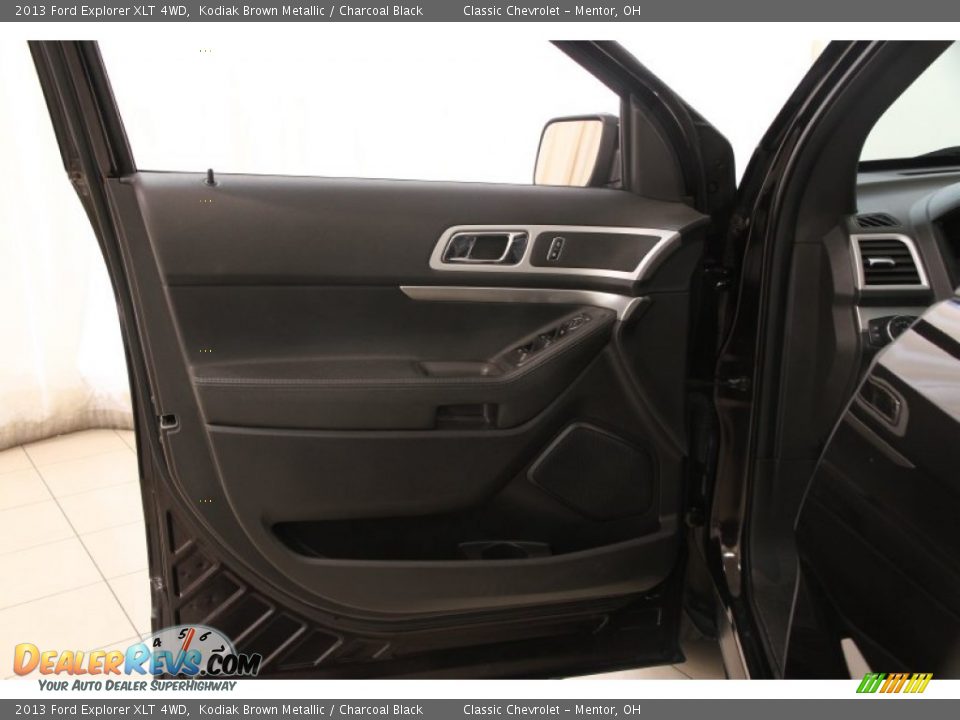 2013 Ford Explorer XLT 4WD Kodiak Brown Metallic / Charcoal Black Photo #4