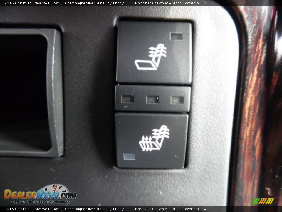 2016 Chevrolet Traverse LT AWD Champagne Silver Metallic / Ebony Photo #19